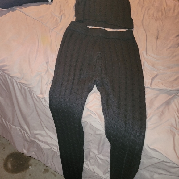 Dark grey almost black knit crop top and pant set - Picture 3 of 4